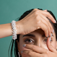 The Infinite Lumière Cuff | white-gold bracelet with EF color and VVS-VS clarity diamonds