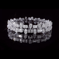 The Royal Elegance Cuff | white-gold bracelet with EF color and VVS-VS clarity diamonds