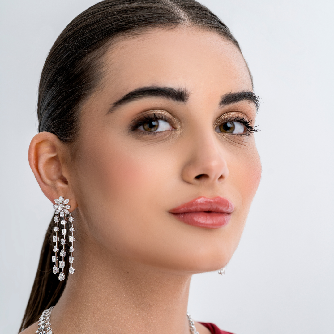 The Imperial Jewel Parure | white-gold earrings with FG color and VVS-VS clarity diamonds
