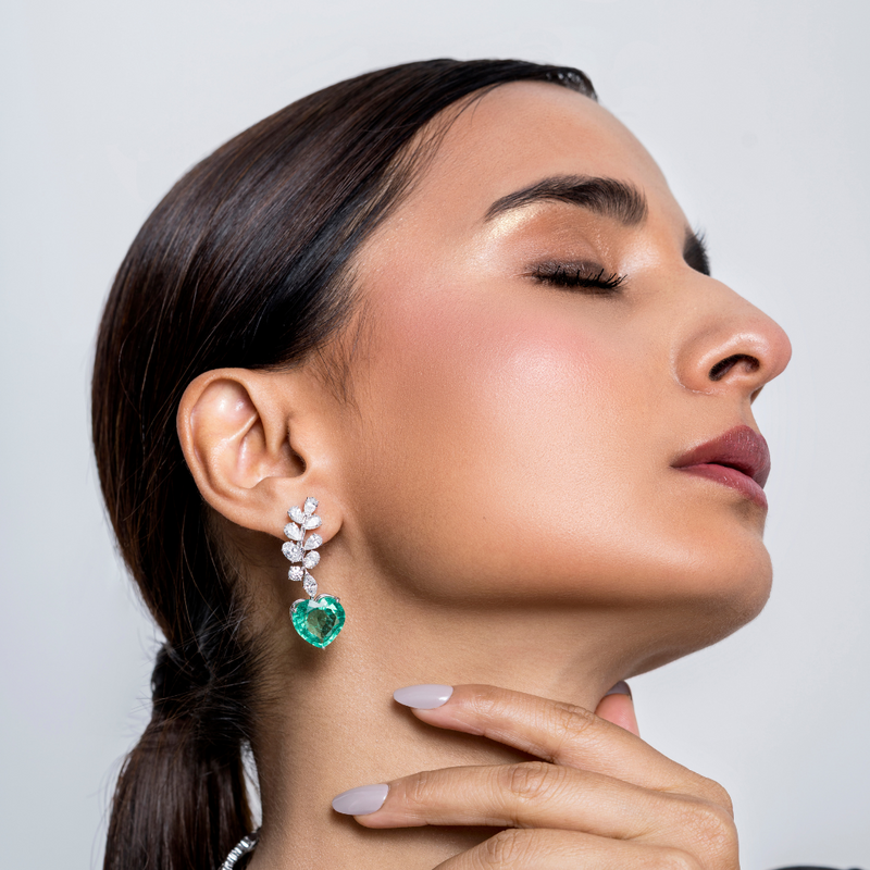 The Eternal Beauty Couture | white-gold earrings with EF color and VVS-VS clarity diamonds
