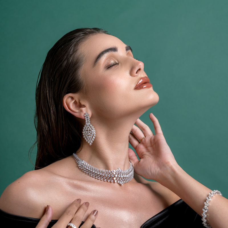 The Celestial Star | white-gold necklace with EF color and VVS-VS clarity diamonds