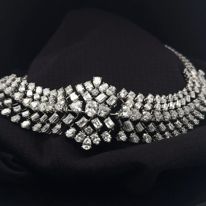 The Celestial Star | white-gold necklace with EF color and VVS-VS clarity diamonds