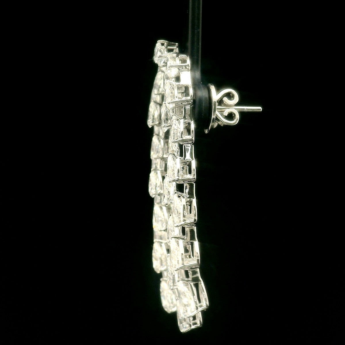 The Moonlight Royale | white-gold earrings with EF color and VVS-VS clarity diamonds