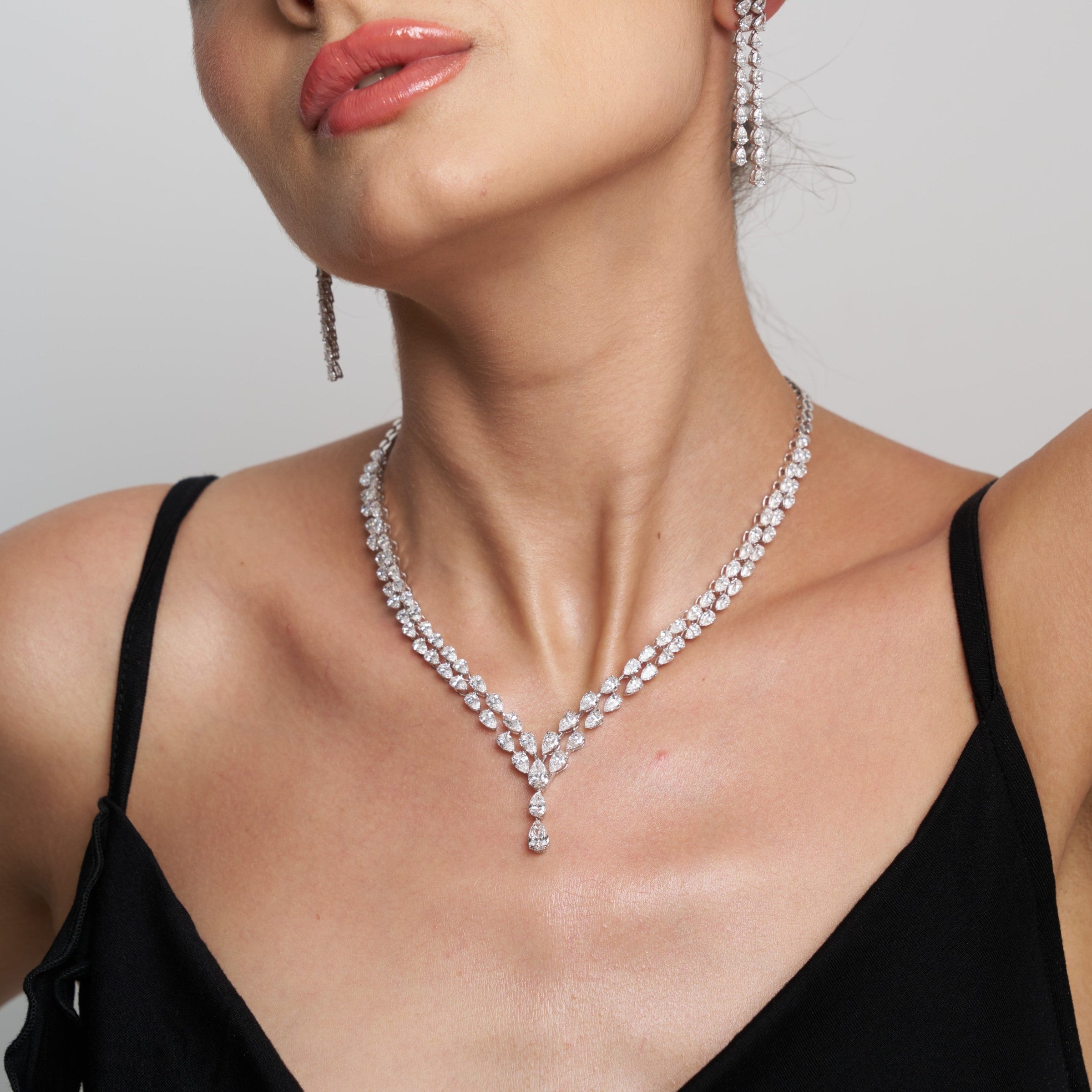 The Celestial Grace | white-gold necklace with EF color and VVS-VS clarity diamonds
