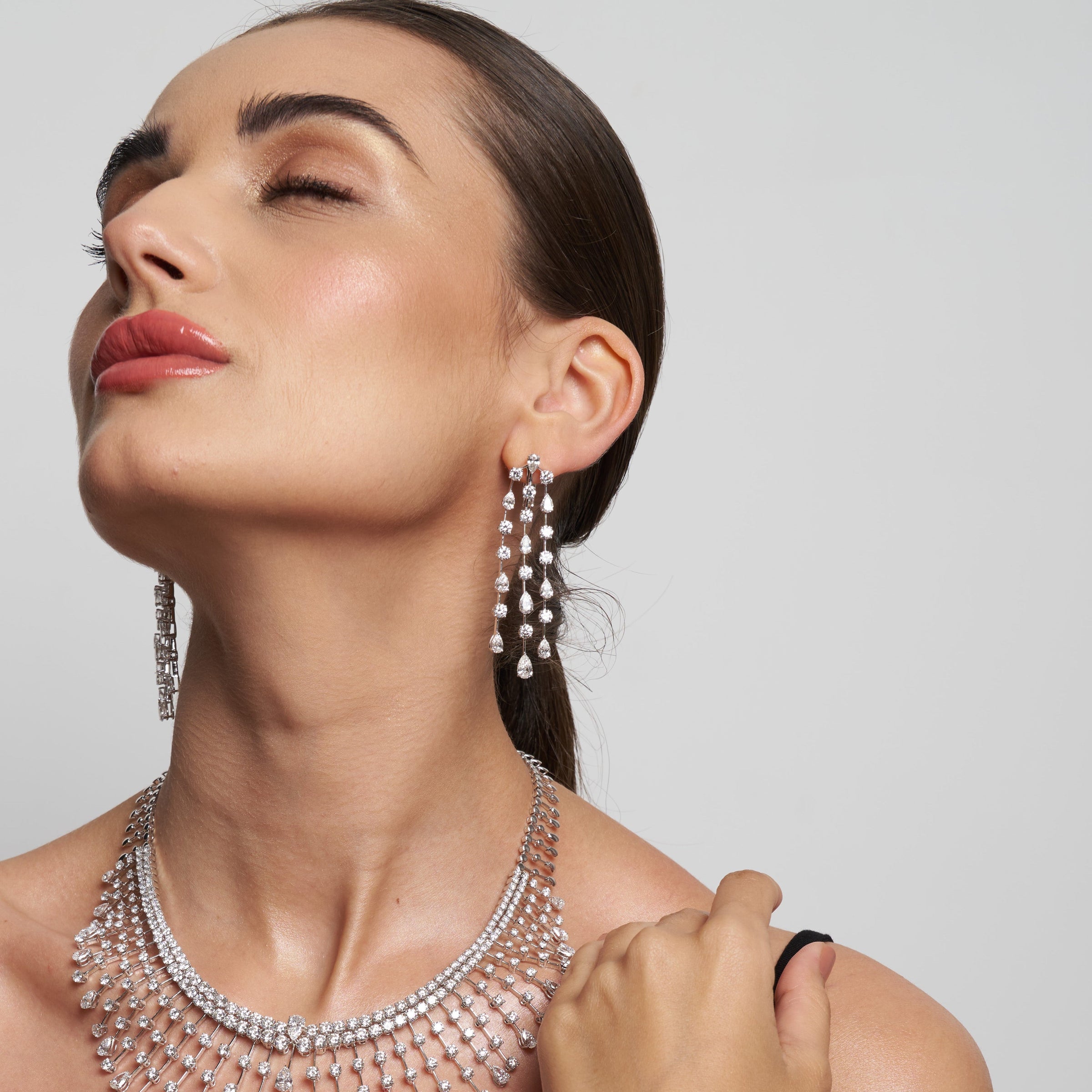The Eternal Diamond Dew | white-gold earrings with EF color and VVS-VS clarity diamonds