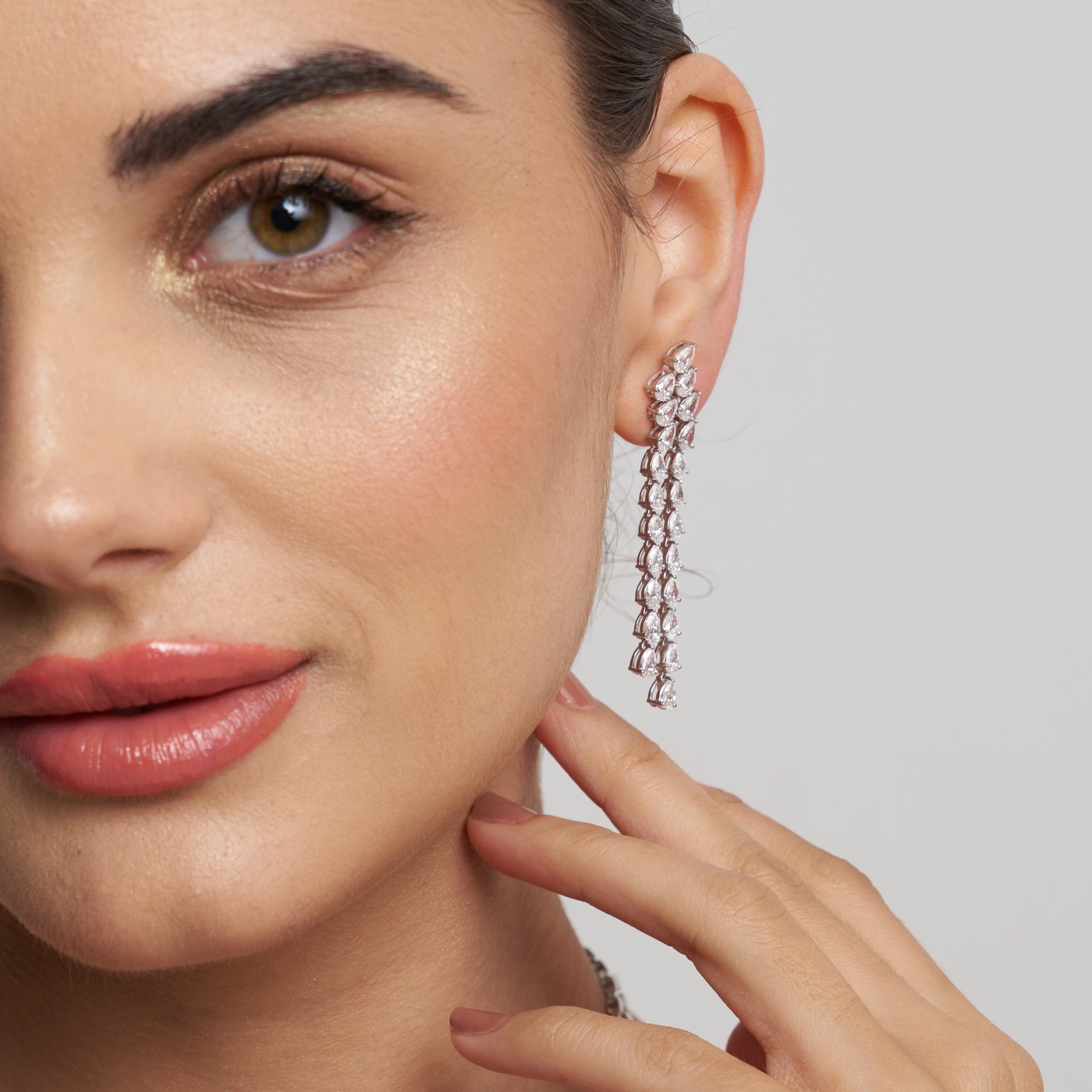 The Moonlight Royale | white-gold earrings with EF color and VVS-VS clarity diamonds