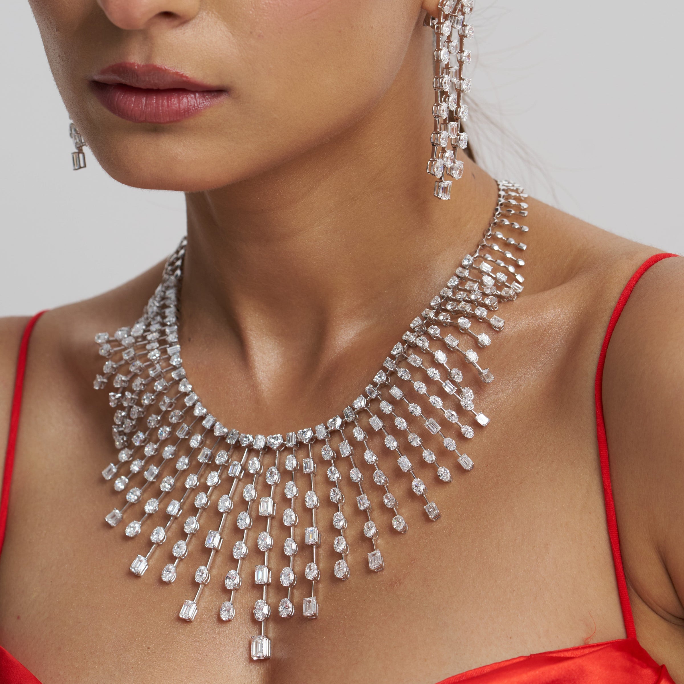 The Platinum Monsoon | white-gold necklace with EF color and VVS-VS clarity diamonds