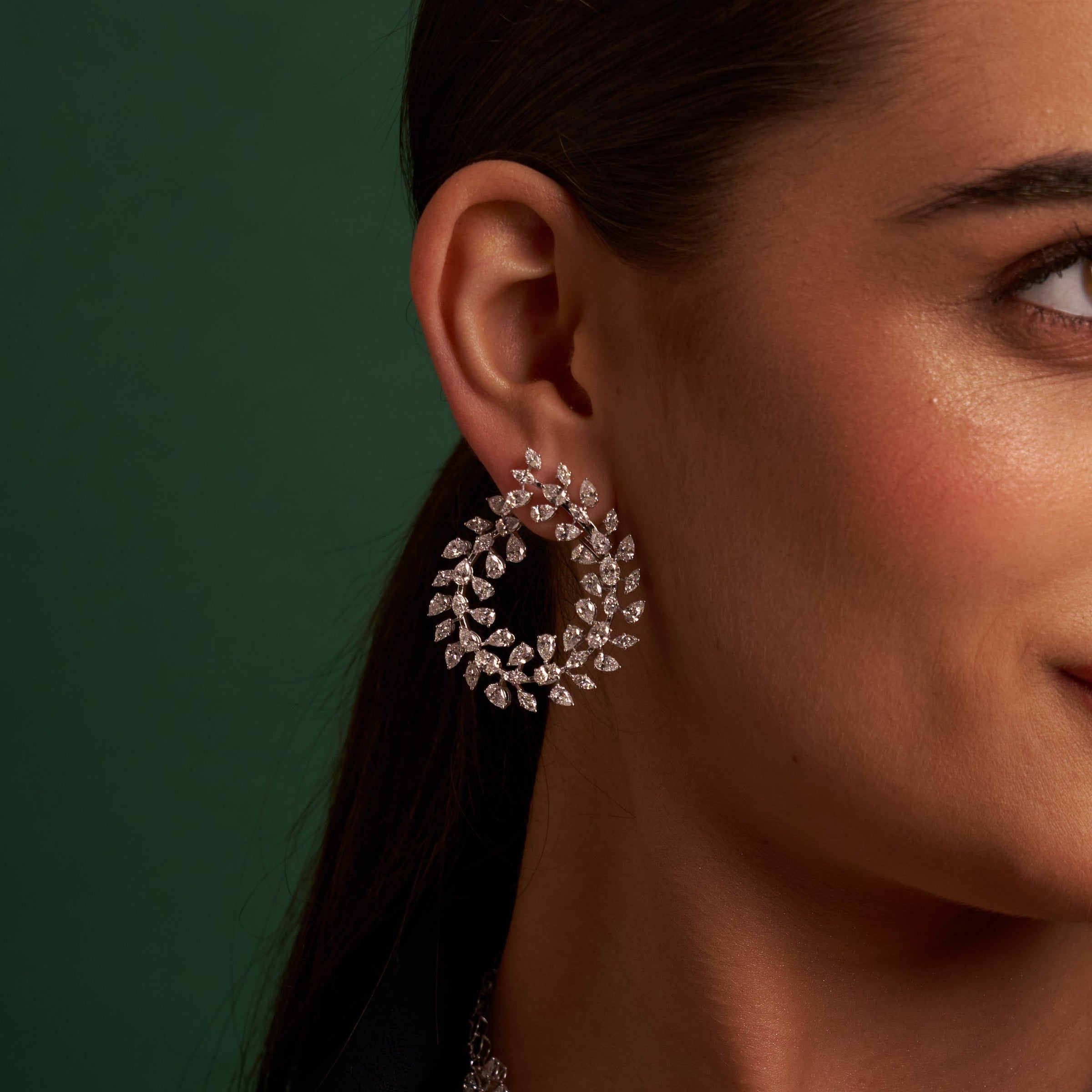 The Whispering Lumière | white-gold earrings with EF color and VVS-VS clarity diamonds