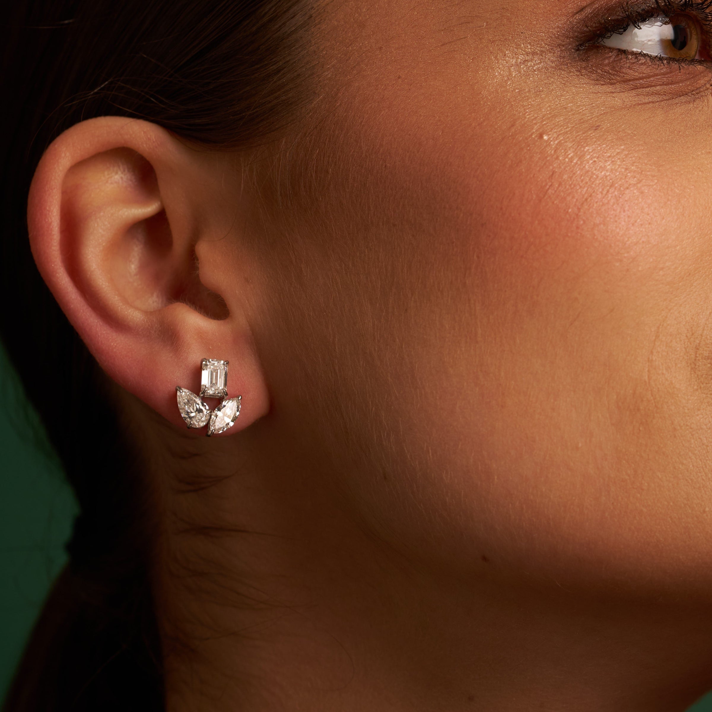 The Blossoming Crown | white-gold earrings with EF color and VVS-VS clarity diamonds