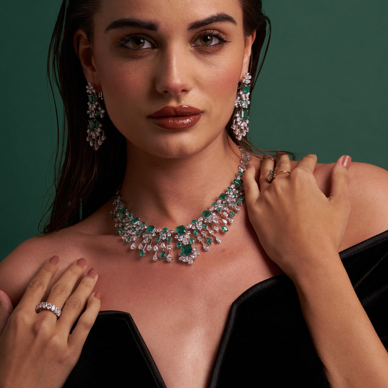 The Regal Jade Cascade | white-gold necklace with EF color and VVS-VS clarity diamonds