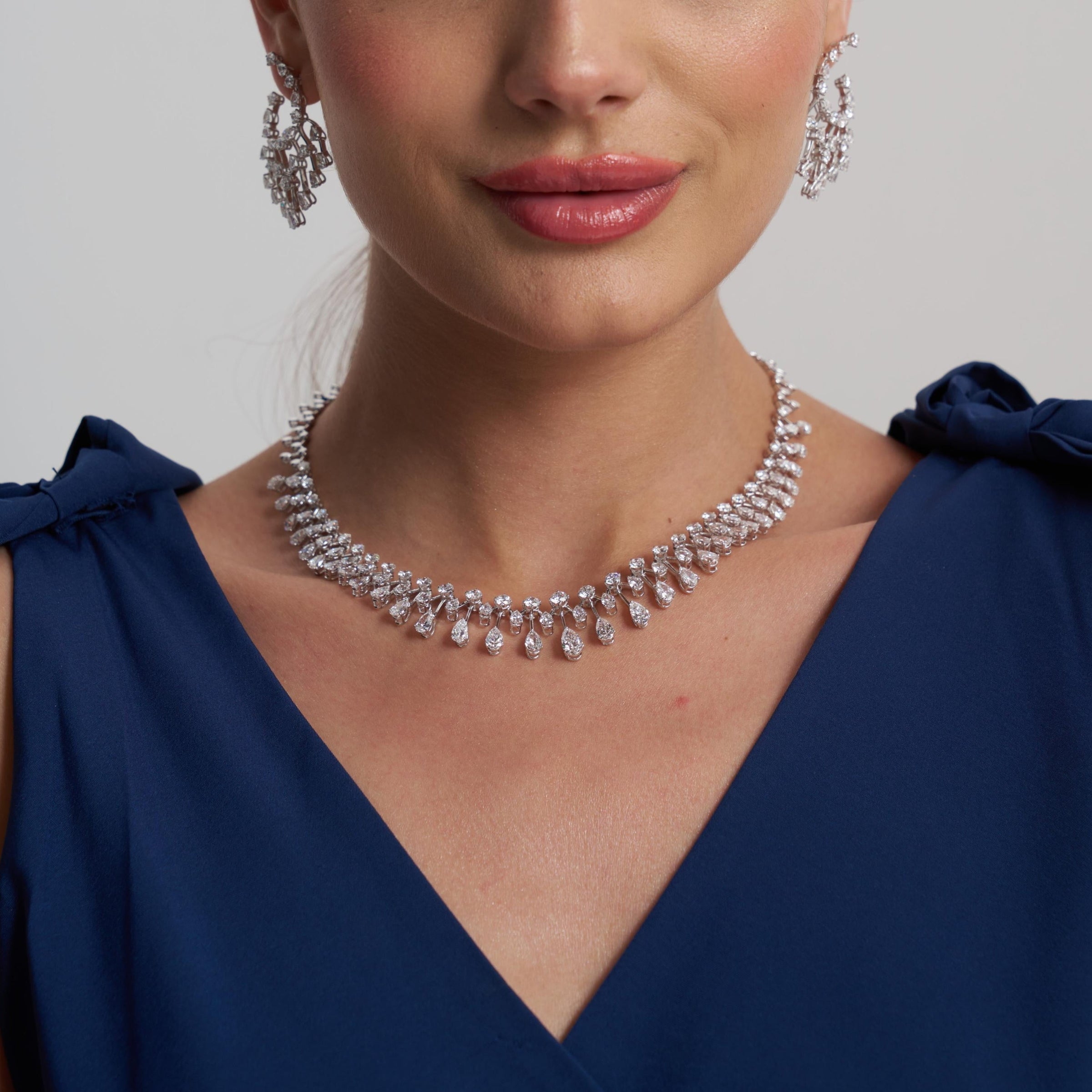 The Stellar Radiance | white-gold necklace with EFG color and VVS-VS clarity diamonds