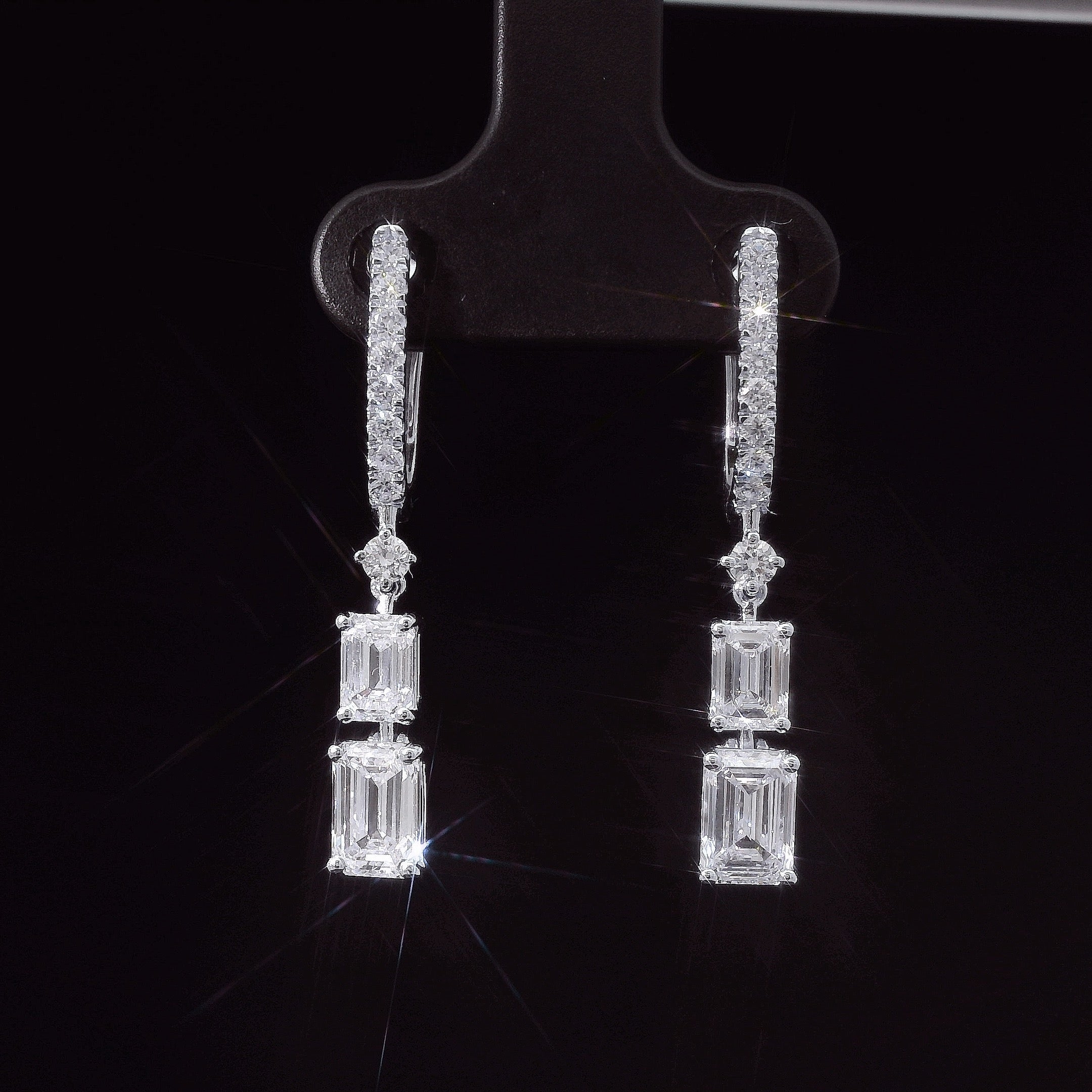 The Pure Majesty | white-gold earrings with EF color and VVS-VS clarity diamonds