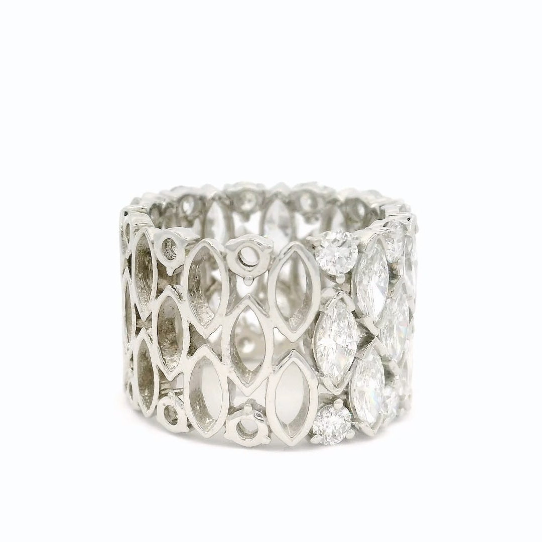 The Paradise Solitaire | white-gold ring with EF color and VVS-VS clarity diamonds