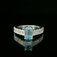 The Sapphire Sovereign Signet | white-gold ring with EF color and VVS-VS clarity diamonds