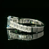 The Sapphire Sovereign Signet | white-gold ring with EF color and VVS-VS clarity diamonds