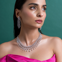 The Brilliance Royale | white-gold earrings with EF color and VVS-VS clarity diamonds