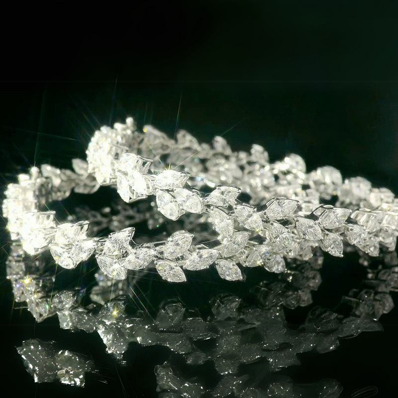 The Crown Jewels Bangle | white-gold Bangle with EF color and VVS-VS clarity diamonds